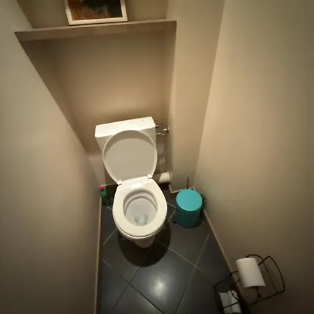 Spacious 2 Bedroom In Center Apartman